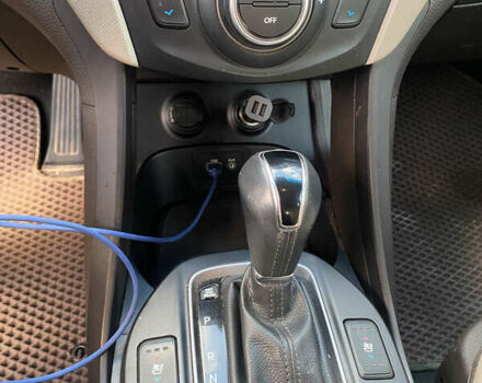 Красный Хендай Санта Фе, объемом двигателя 2.4 л и пробегом 102 тыс. км за 18550 $, фото 3 на Automoto.ua