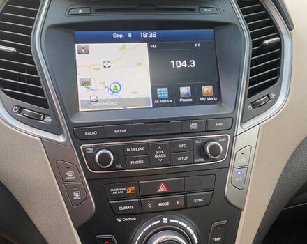 Красный Хендай Санта Фе, объемом двигателя 2.4 л и пробегом 102 тыс. км за 18550 $, фото 2 на Automoto.ua