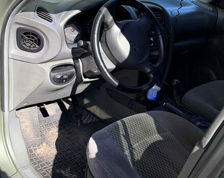 Хендай Санта Фе, объемом двигателя 2 л и пробегом 360 тыс. км за 5200 $, фото 4 на Automoto.ua