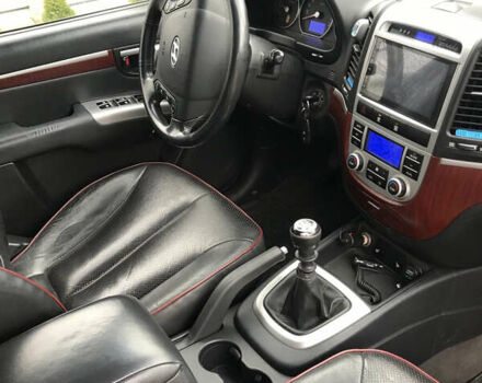 Хендай Санта Фе, объемом двигателя 2.2 л и пробегом 280 тыс. км за 9000 $, фото 3 на Automoto.ua