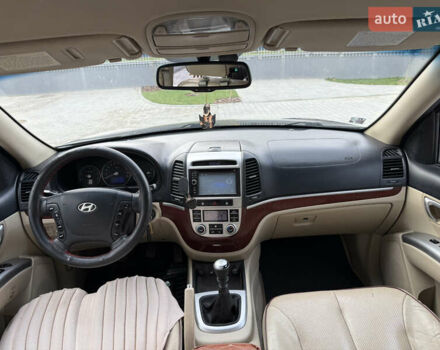 Хендай Санта Фе, объемом двигателя 2.2 л и пробегом 300 тыс. км за 5100 $, фото 25 на Automoto.ua