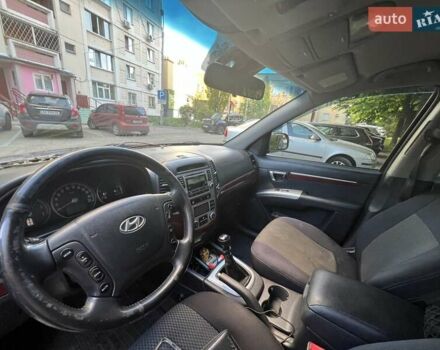 Хендай Санта Фе, объемом двигателя 2.2 л и пробегом 307 тыс. км за 8600 $, фото 5 на Automoto.ua