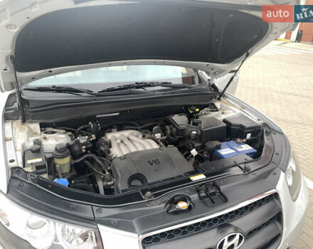 Хендай Санта Фе, объемом двигателя 2.7 л и пробегом 90 тыс. км за 12700 $, фото 9 на Automoto.ua