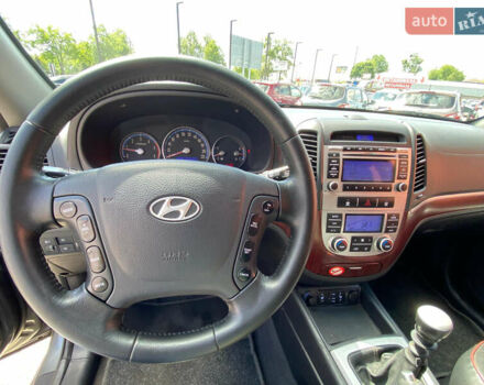 Хендай Санта Фе, объемом двигателя 2.2 л и пробегом 255 тыс. км за 9999 $, фото 8 на Automoto.ua