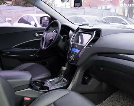 Хендай Санта Фе, объемом двигателя 2 л и пробегом 181 тыс. км за 15700 $, фото 17 на Automoto.ua