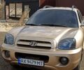 Жовтий Хендай Санта Фе, об'ємом двигуна 2.4 л та пробігом 400 тис. км за 6500 $, фото 1 на Automoto.ua