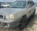 Серый Хендай Санта Фе, объемом двигателя 2 л и пробегом 300 тыс. км за 3400 $, фото 1 на Automoto.ua