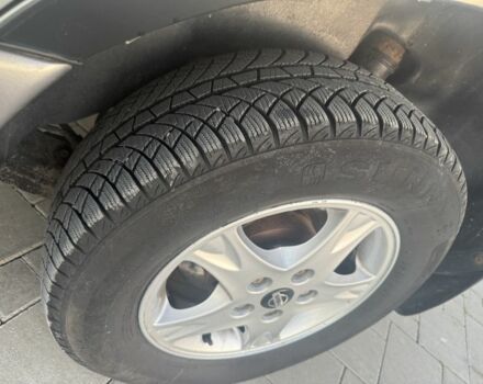 Серый Хендай Санта Фе, объемом двигателя 2 л и пробегом 300 тыс. км за 2999 $, фото 3 на Automoto.ua