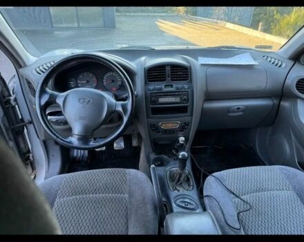 Серый Хендай Санта Фе, объемом двигателя 2 л и пробегом 235 тыс. км за 3475 $, фото 7 на Automoto.ua