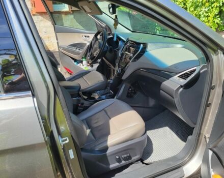 Хендай Санта Фе 2015 в Кривом Роге на Automoto.ua Серый Хендай Санта Фе, объемом двигателя 2.4 л и пробегом 192 тыс. км за 15650 $, фото 10 на Automoto.ua