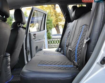 Сірий Хендай Санта Фе, об'ємом двигуна 2 л та пробігом 238 тис. км за 5800 $, фото 18 на Automoto.ua