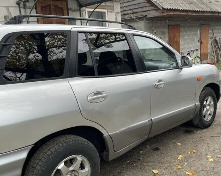 Серый Хендай Санта Фе, объемом двигателя 2 л и пробегом 272 тыс. км за 2800 $, фото 1 на Automoto.ua