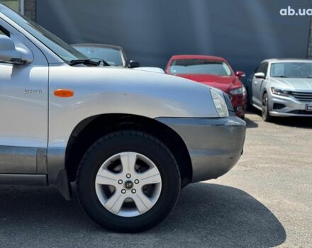 Сірий Хендай Санта Фе, об'ємом двигуна 2 л та пробігом 280 тис. км за 4490 $, фото 12 на Automoto.ua