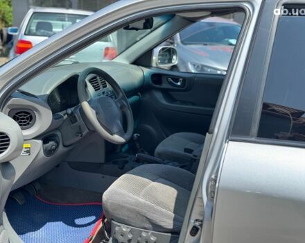 Сірий Хендай Санта Фе, об'ємом двигуна 2 л та пробігом 280 тис. км за 4490 $, фото 13 на Automoto.ua