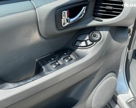 Сірий Хендай Санта Фе, об'ємом двигуна 2 л та пробігом 280 тис. км за 4490 $, фото 15 на Automoto.ua