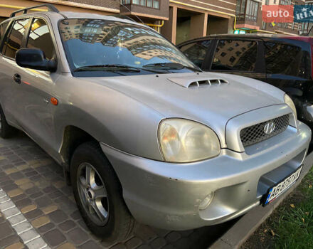 Серый Хендай Санта Фе, объемом двигателя 2 л и пробегом 379 тыс. км за 5000 $, фото 1 на Automoto.ua