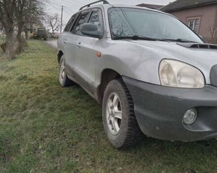 Серый Хендай Санта Фе, объемом двигателя 2 л и пробегом 334 тыс. км за 5000 $, фото 3 на Automoto.ua