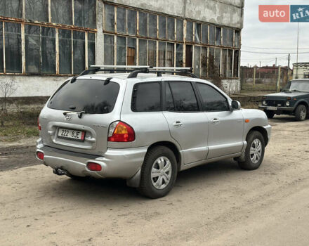 Серый Хендай Санта Фе, объемом двигателя 2 л и пробегом 289 тыс. км за 3600 $, фото 4 на Automoto.ua