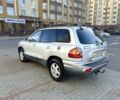 Серый Хендай Санта Фе, объемом двигателя 2 л и пробегом 357 тыс. км за 3700 $, фото 4 на Automoto.ua