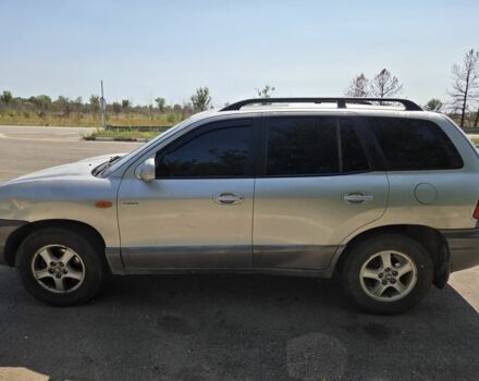 Серый Хендай Санта Фе, объемом двигателя 2 л и пробегом 343 тыс. км за 2999 $, фото 5 на Automoto.ua