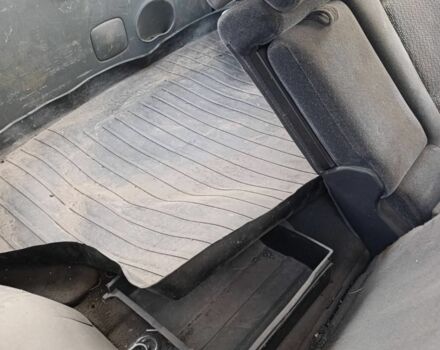 Серый Хендай Санта Фе, объемом двигателя 2.3 л и пробегом 230 тыс. км за 1071 $, фото 7 на Automoto.ua