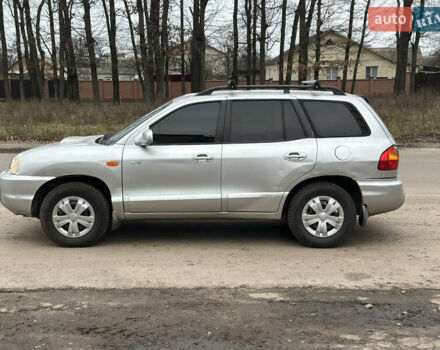 Серый Хендай Санта Фе, объемом двигателя 2 л и пробегом 289 тыс. км за 3600 $, фото 7 на Automoto.ua