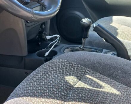 Сірий Хендай Санта Фе, об'ємом двигуна 2 л та пробігом 350 тис. км за 4000 $, фото 6 на Automoto.ua