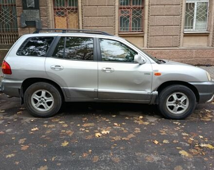 Хендай Санта Фе 2003 в Николаеве на Automoto.ua Серый Хендай Санта Фе, объемом двигателя 2 л и пробегом 343 тыс. км за 5500 $, фото 1 на Automoto.ua
