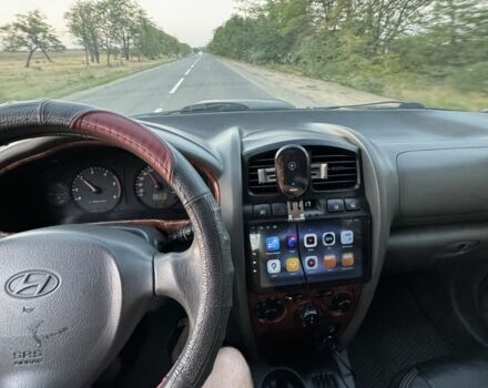 Хендай Санта Фе 2003 в Николаеве на Automoto.ua Серый Хендай Санта Фе, объемом двигателя 2 л и пробегом 366 тыс. км за 5900 $, фото 5 на Automoto.ua