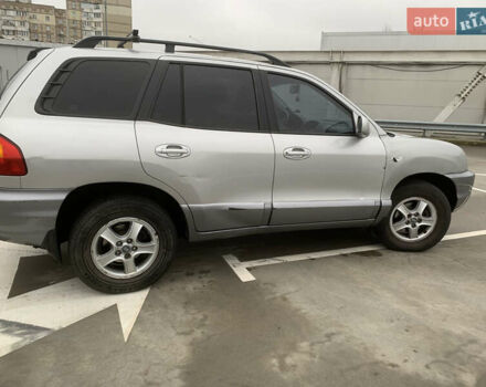 Серый Хендай Санта Фе, объемом двигателя 2.4 л и пробегом 115 тыс. км за 6100 $, фото 4 на Automoto.ua