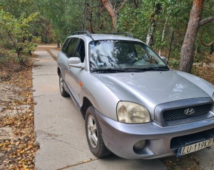 Серый Хендай Санта Фе, объемом двигателя 2 л и пробегом 315 тыс. км за 4000 $, фото 1 на Automoto.ua