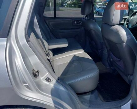 Серый Хендай Санта Фе, объемом двигателя 1.99 л и пробегом 300 тыс. км за 5650 $, фото 24 на Automoto.ua