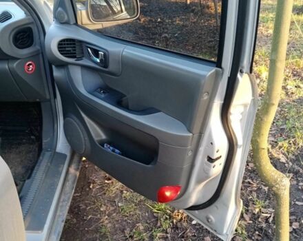 Сірий Хендай Санта Фе, об'ємом двигуна 2.4 л та пробігом 270 тис. км за 6300 $, фото 7 на Automoto.ua