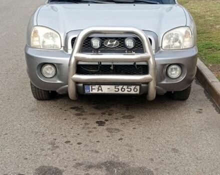 Сірий Хендай Санта Фе, об'ємом двигуна 2 л та пробігом 200 тис. км за 3809 $, фото 2 на Automoto.ua