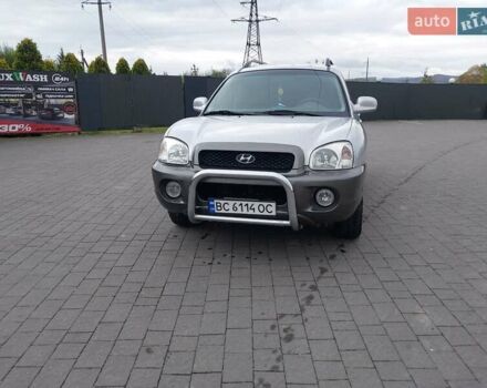 Серый Хендай Санта Фе, объемом двигателя 1.99 л и пробегом 300 тыс. км за 5650 $, фото 2 на Automoto.ua
