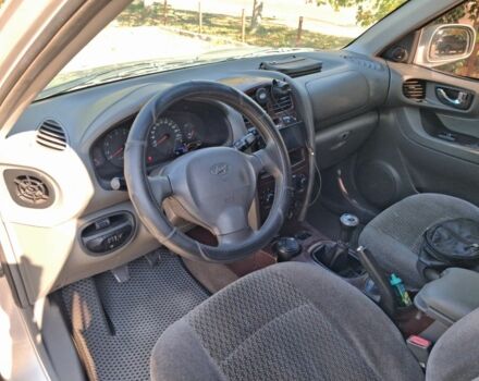 Сірий Хендай Санта Фе, об'ємом двигуна 2.4 л та пробігом 240 тис. км за 4300 $, фото 6 на Automoto.ua