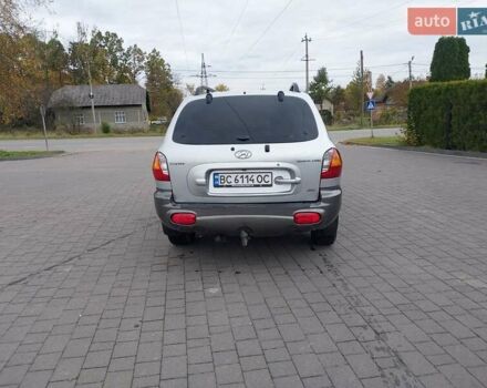 Серый Хендай Санта Фе, объемом двигателя 1.99 л и пробегом 300 тыс. км за 5650 $, фото 11 на Automoto.ua