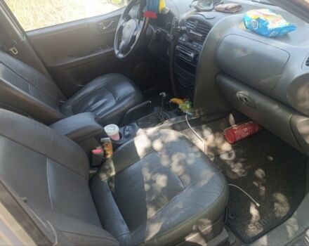 Сірий Хендай Санта Фе, об'ємом двигуна 2 л та пробігом 304 тис. км за 3452 $, фото 4 на Automoto.ua