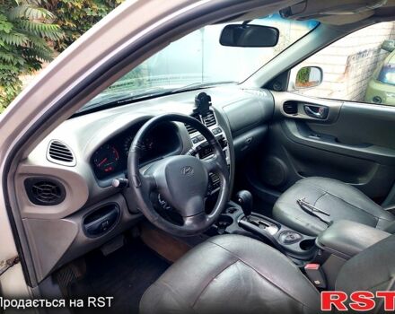 Сірий Хендай Санта Фе, об'ємом двигуна 2 л та пробігом 300 тис. км за 2450 $, фото 8 на Automoto.ua