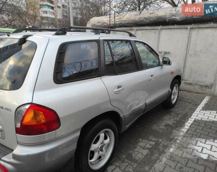 Серый Хендай Санта Фе, объемом двигателя 2 л и пробегом 289 тыс. км за 4900 $, фото 5 на Automoto.ua