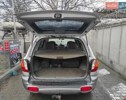 Серый Хендай Санта Фе, объемом двигателя 2 л и пробегом 289 тыс. км за 4900 $, фото 4 на Automoto.ua
