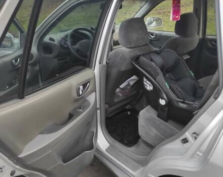 Серый Хендай Санта Фе, объемом двигателя 2 л и пробегом 289 тыс. км за 4900 $, фото 15 на Automoto.ua