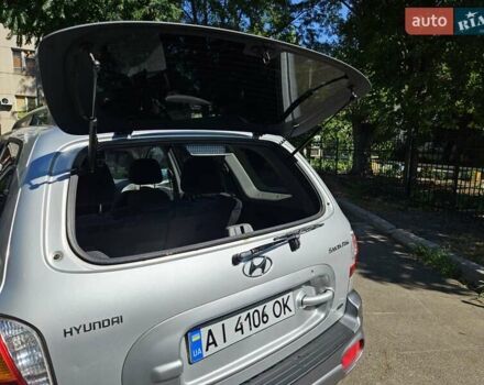 Серый Хендай Санта Фе, объемом двигателя 1.99 л и пробегом 214 тыс. км за 5300 $, фото 3 на Automoto.ua
