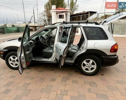 Серый Хендай Санта Фе, объемом двигателя 3.49 л и пробегом 319 тыс. км за 5300 $, фото 9 на Automoto.ua