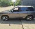 Сірий Хендай Санта Фе, об'ємом двигуна 2 л та пробігом 490 тис. км за 3400 $, фото 1 на Automoto.ua