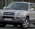 Серый Хендай Санта Фе, объемом двигателя 2 л и пробегом 300 тыс. км за 3837 $, фото 1 на Automoto.ua