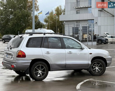 Серый Хендай Санта Фе, объемом двигателя 1.99 л и пробегом 299 тыс. км за 3999 $, фото 9 на Automoto.ua
