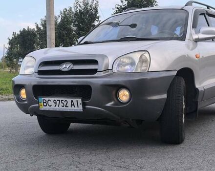 Серый Хендай Санта Фе, объемом двигателя 2 л и пробегом 388 тыс. км за 6100 $, фото 4 на Automoto.ua