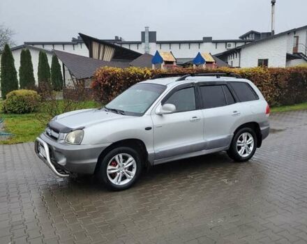 Серый Хендай Санта Фе, объемом двигателя 2 л и пробегом 300 тыс. км за 5700 $, фото 1 на Automoto.ua