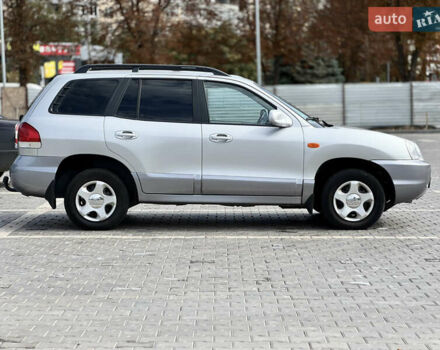Сірий Хендай Санта Фе, об'ємом двигуна 2.4 л та пробігом 203 тис. км за 5750 $, фото 7 на Automoto.ua